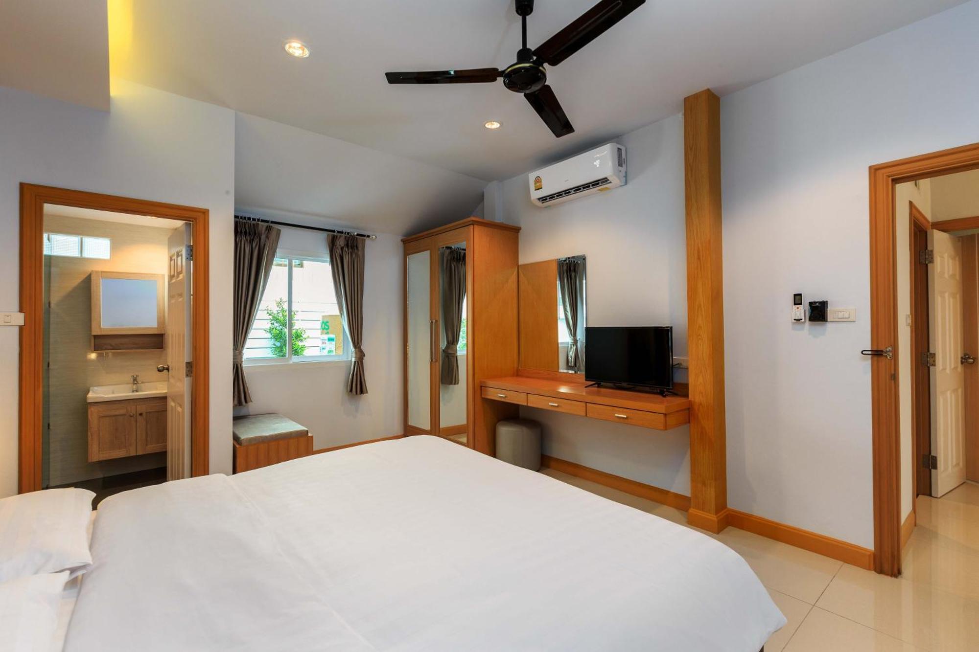 Gala Holiday Villa Pattaya Esterno foto