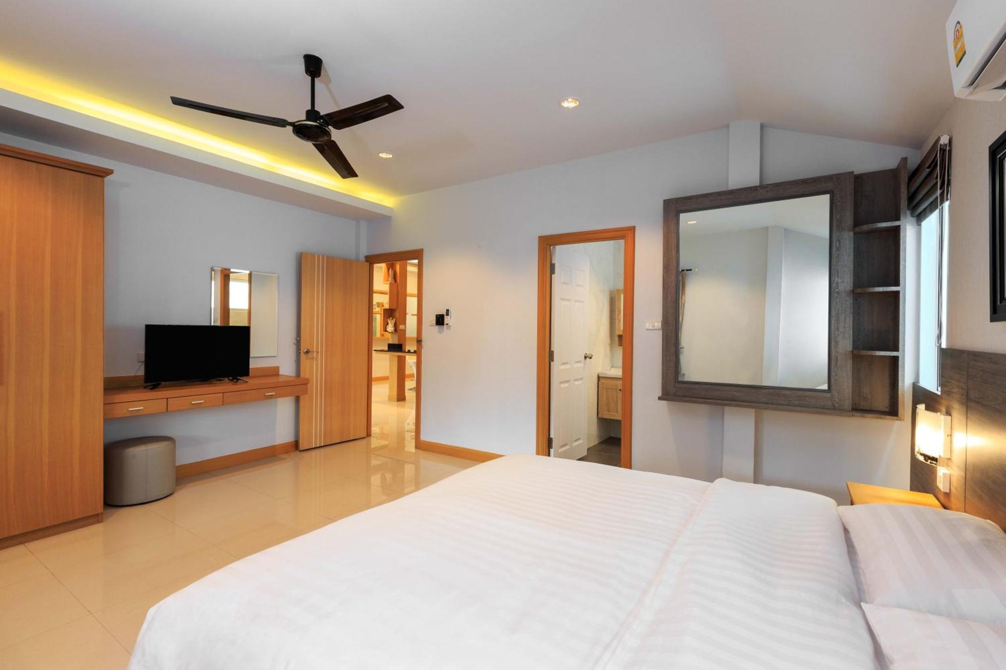 Gala Holiday Villa Pattaya Esterno foto