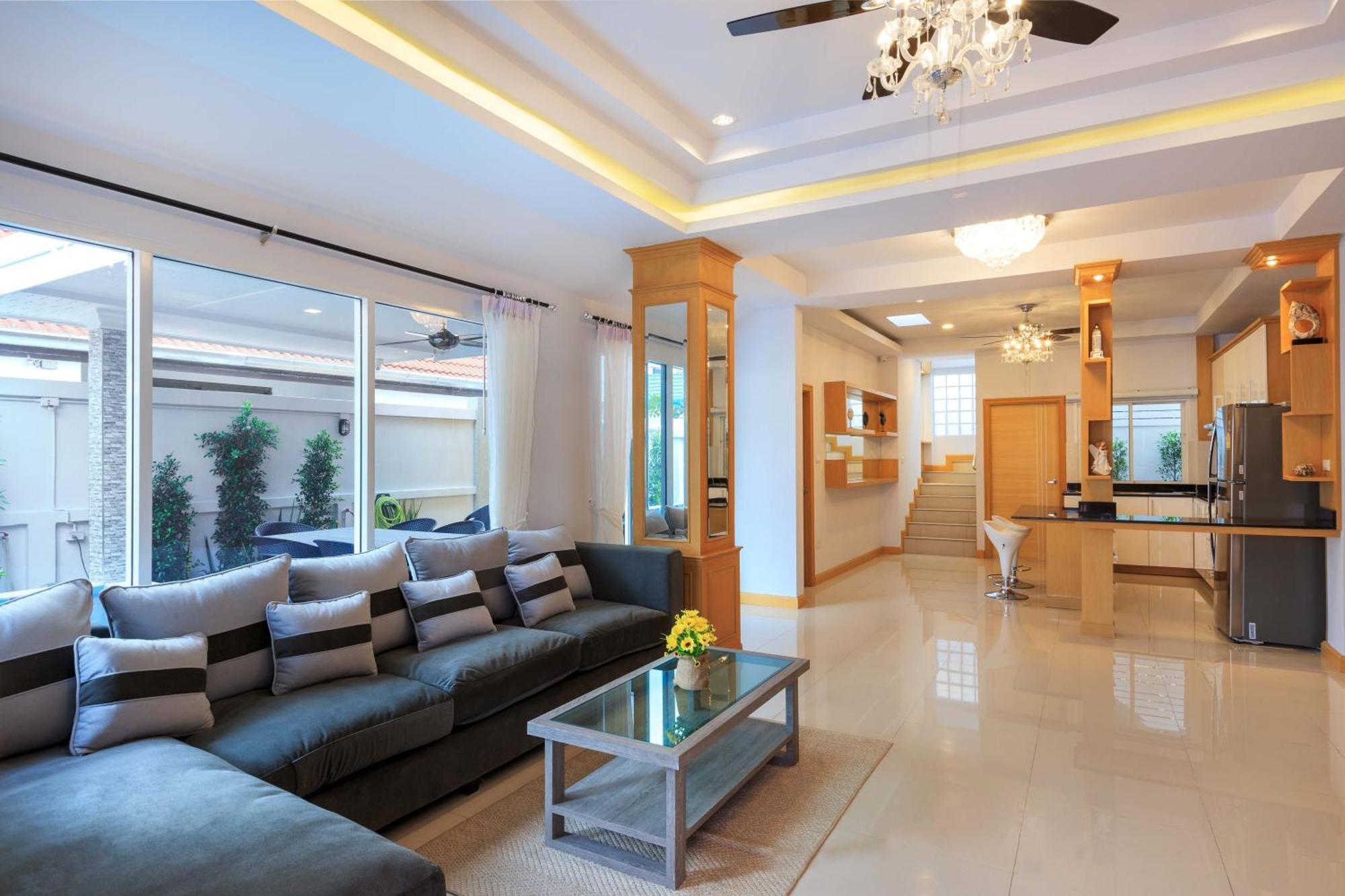 Gala Holiday Villa Pattaya Esterno foto